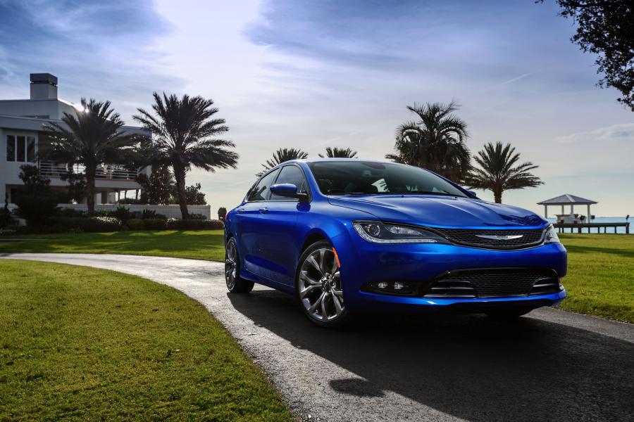  Chrysler 200 2015 года  (фото 189 из 207)
